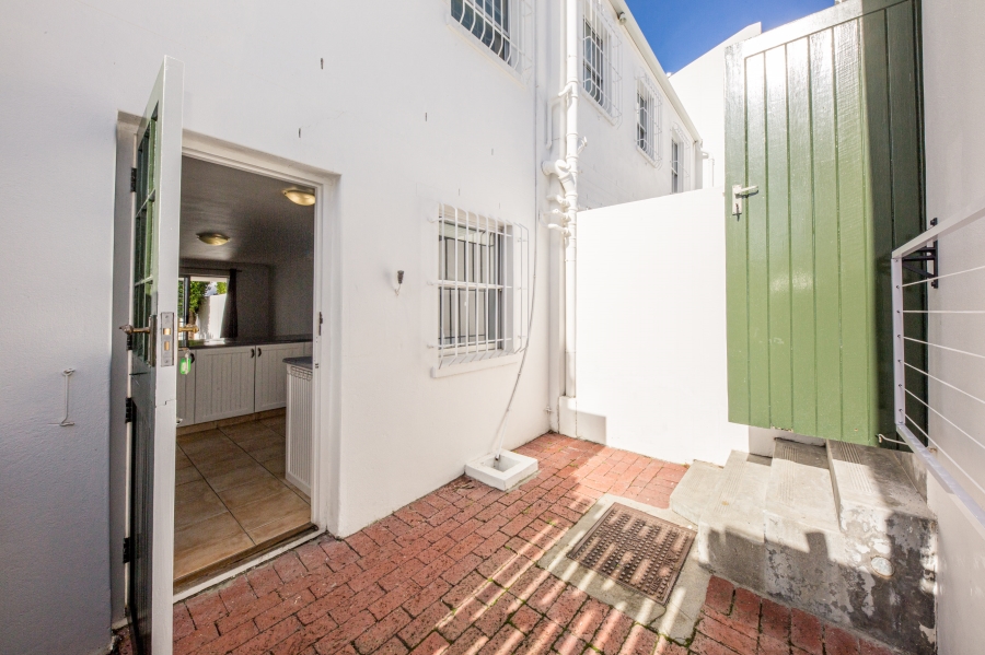 To Let 3 Bedroom Property for Rent in Higgovale Western Cape